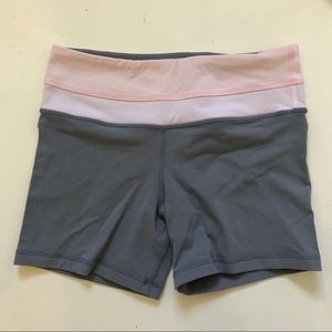 Lululemon Shorts Reversible Grey and Pink 4